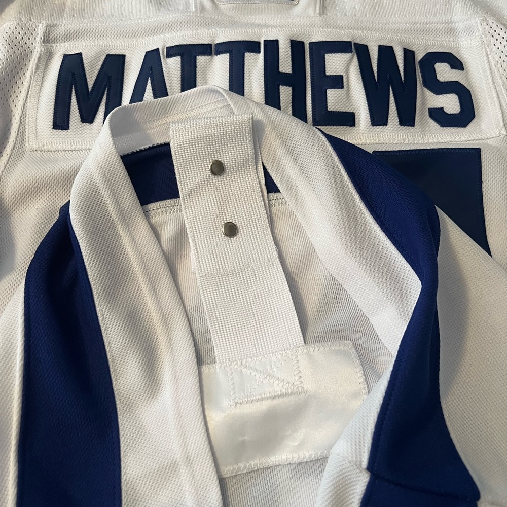 White Matthews Maple Leafs Jersey - Picture 6 of 10
